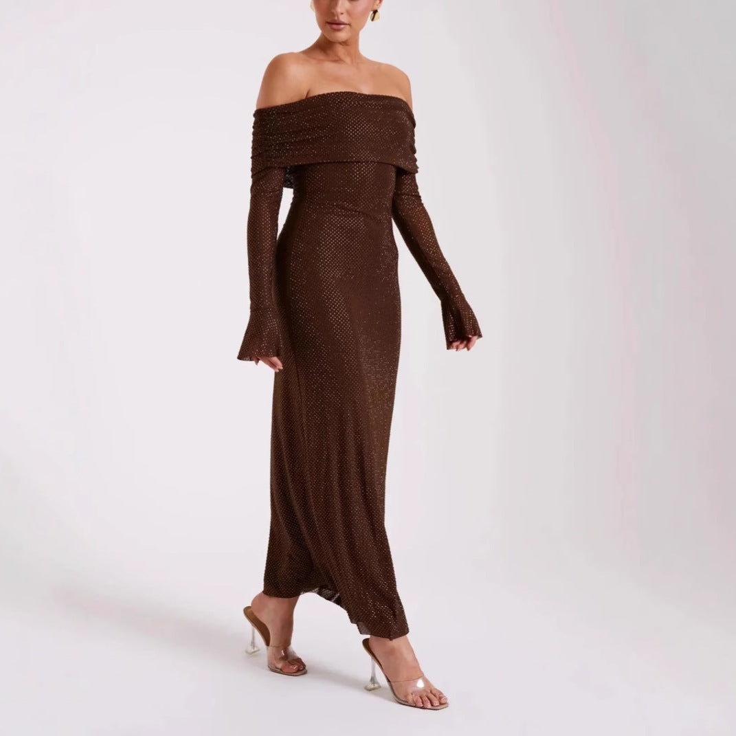 Sexy Luxury Strapless Long Sleeve Slim Rhinestone Noble Dress in marrone, abito lungo con strass e maniche lunghe.